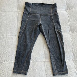 Athleta Salutation Stash Pocket Capri. XSP. Gray Heater. EUC.